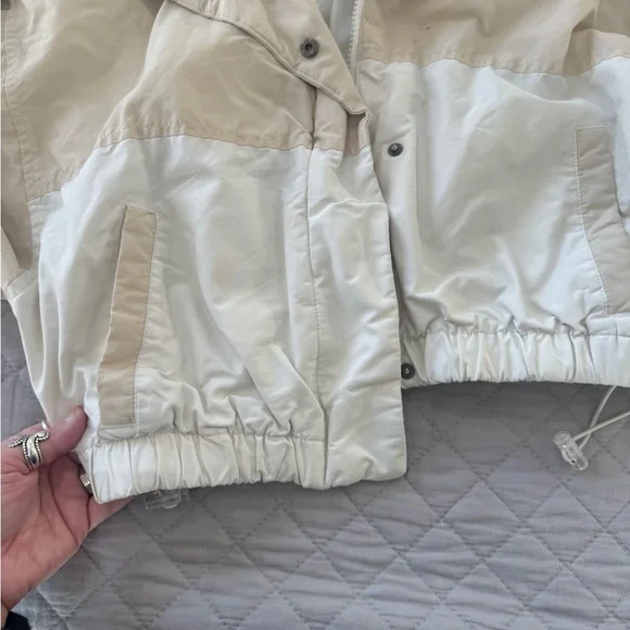 PacSun Women's Cream and Tan Cropped Bomber Jacket - Picture 4 of 8